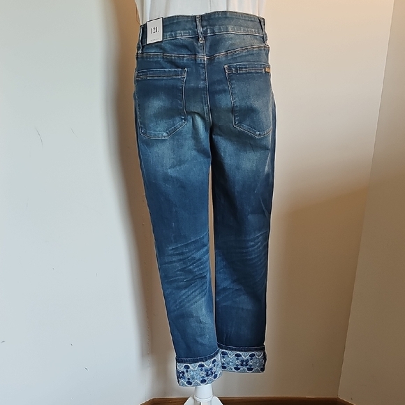 White House Black Market Sk8nny Crop Jeans - Picture 4 of 8